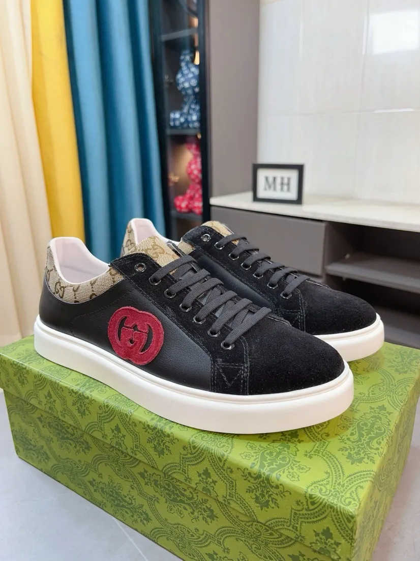Factory price 440🌹🌹GUCCI [Gucci] New high-end brand of men's shoes, the latest fashionable casual men's shoes, trendy and versatile style, relaxed and sporty style, uppers imported from Italy, first-layer cowhide, genuine leather lining and ultra-fine workmanship. Original personalized fashionable rubber wear-resistant outsole, light and comfortable on the foot, size 38-44